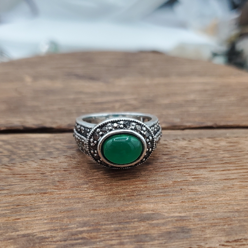 Green Stone Sterling Vintage Ring R820 Size 6.5